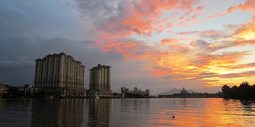 Things to do in Kuching Malaysia: Witness a vibrant sunset