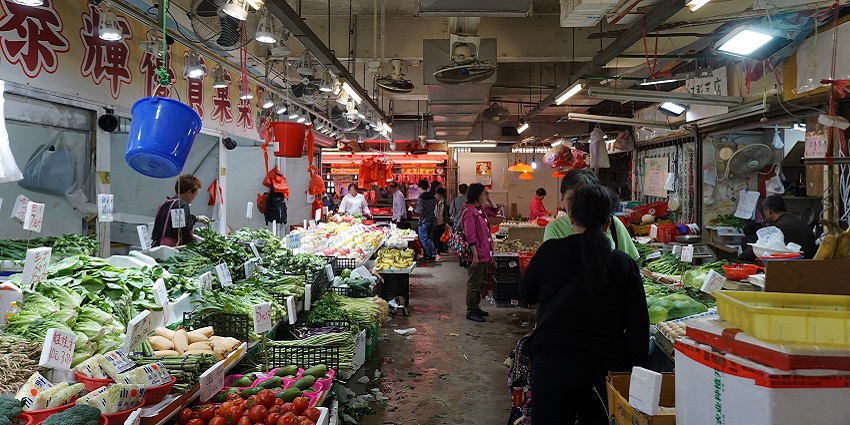 View of the fresh produce shops in Benxi city where you can visit