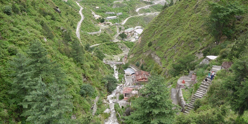 A view of green hills and trees near Tapovan, close to Joshimath, Uttarakhand, India.