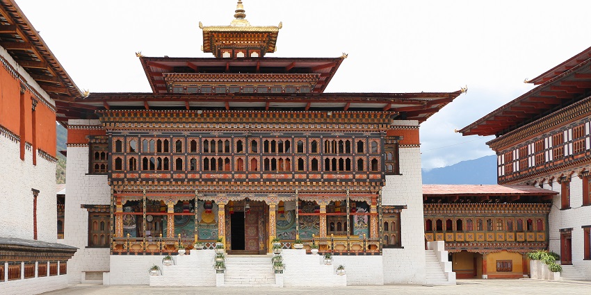 A grand view of Tashichho Dzong, a majestic fortress located near the National Memorial Chorten in the chorten.