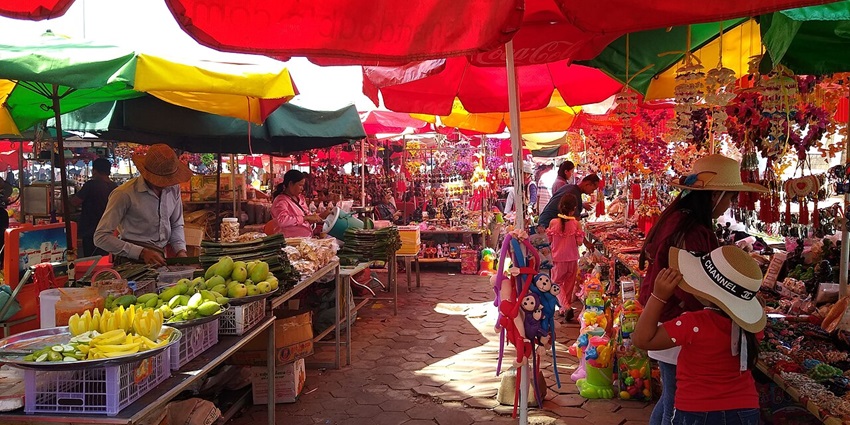 An image of Kep’s crab market, one of the things to do in Cambodia in January.