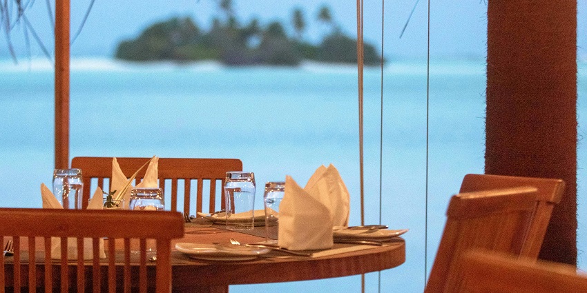 Relaxed rooftop bar in Lagos, featuring ocean views and expertly crafted cocktails.