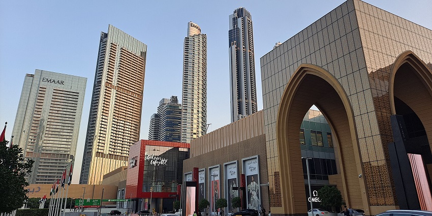 An image of Dubai mall, perfect for world-class shopping, dining, and entertainment