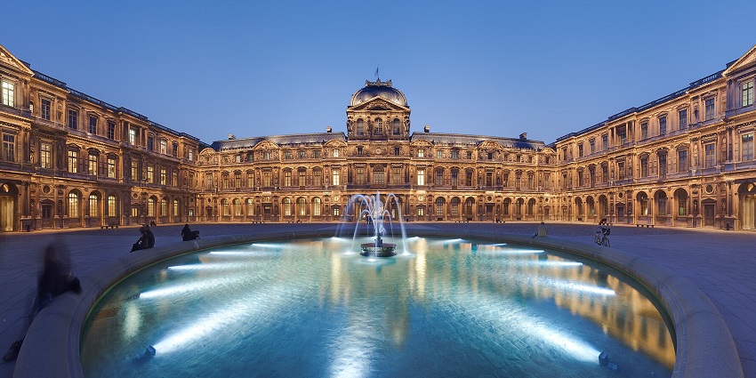A glimpse of the iconic Louvre Museum which is one of the art museums in Paris.
