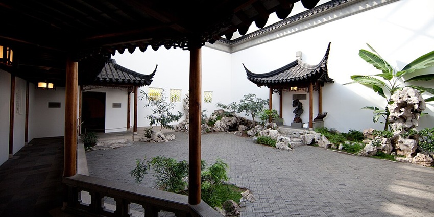View of a Chinese Courtyard at the Metropolitan Museum of Art in the United States.