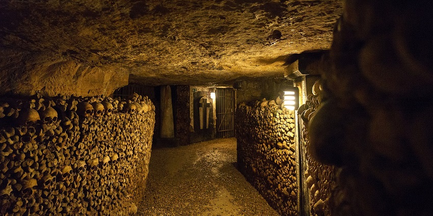 The Paris Catacombs is among the most popular horror museums to visit on a vacation