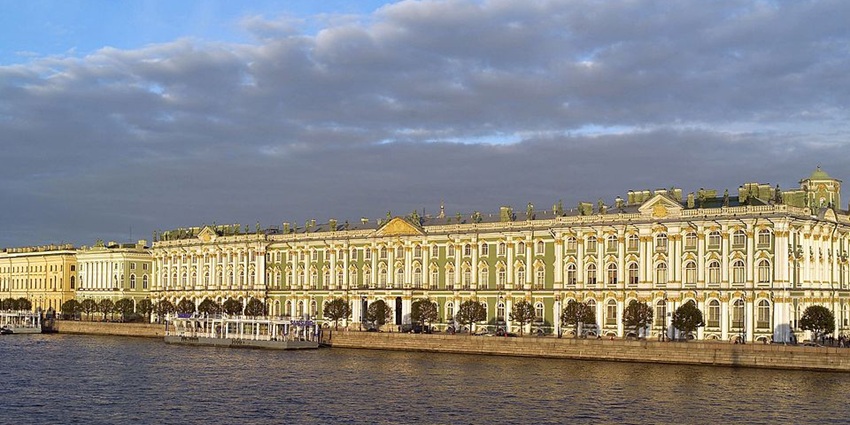 Stunning exterior of a museum in Russia with exceptional art pieces and artefacts