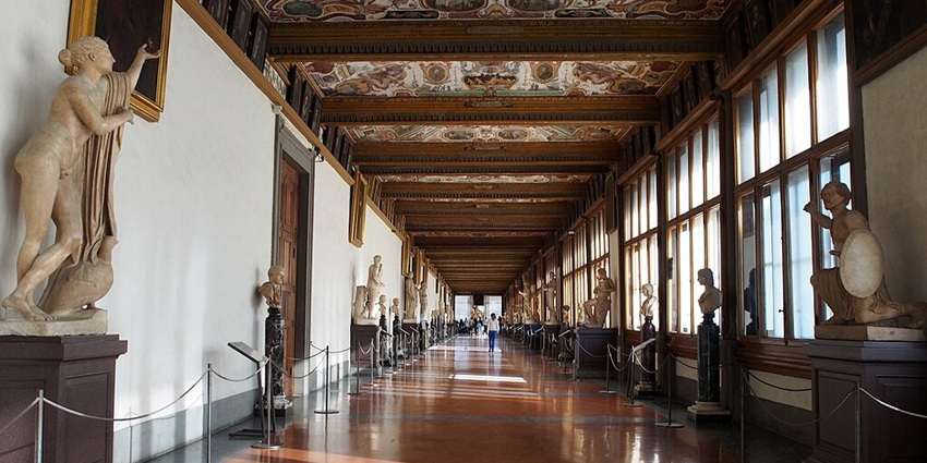 A famous museum in the world, that houses massive collections of art by the famous artists