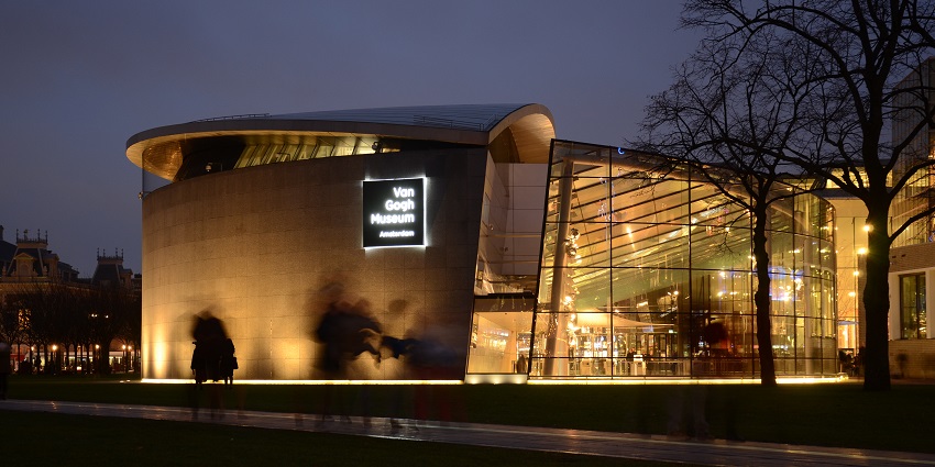 Experience the Van Gogh Museum like never before with a stunning virtual museum tour.