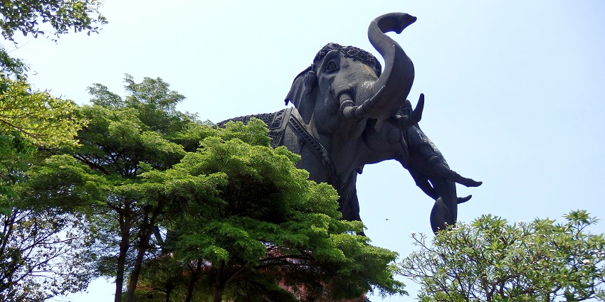 Exploring the unique architectural styles is one of the best things to do in Samut Prakan.