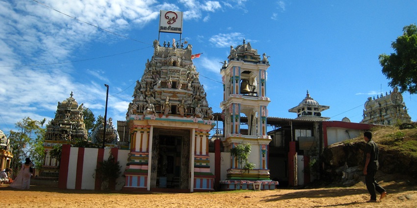 Thirukoneswaram Kovil temple atop Swami Rock overlooking the Indian Ocean.