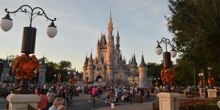 Wear comfortable clothes and shoes at the largest theme park in the world for a day full of walking and fun.