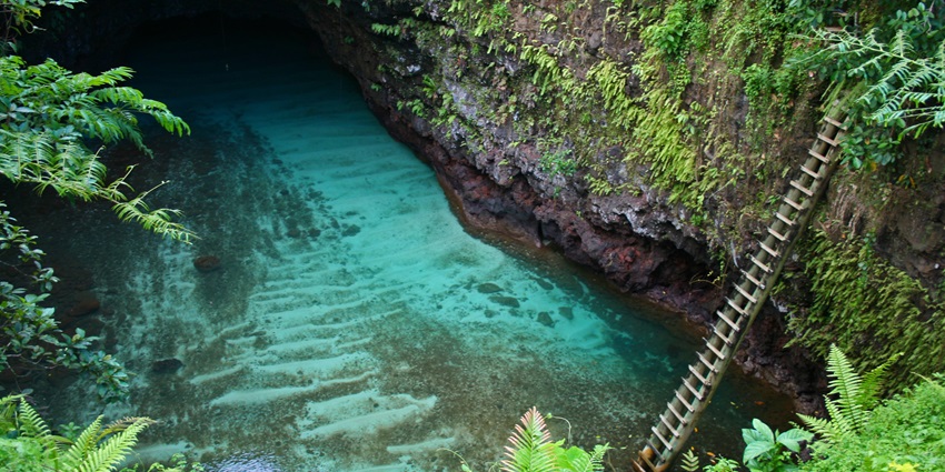 A photo of the To Sua Ocean Trench, one of the places to visit on the Samoa Islands.