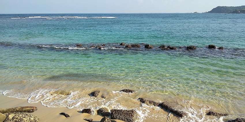 An amazing view of the clear waters at the beach, one of the places to visit in Trincomalee.