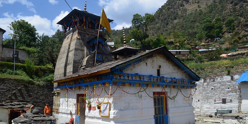 An image of Triyuginarayan Temple where Lord Shiva and Maa Parvati were married.