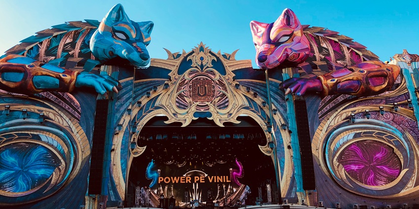 A huge crowd gathered to enjoy the music at one of the top music festivals in the world.