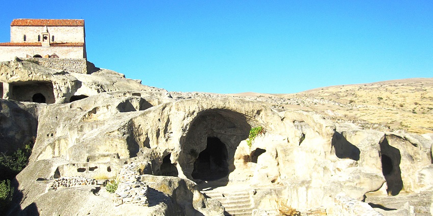 Ancient rock-hewn town featuring caves and historic ruins in Georgia