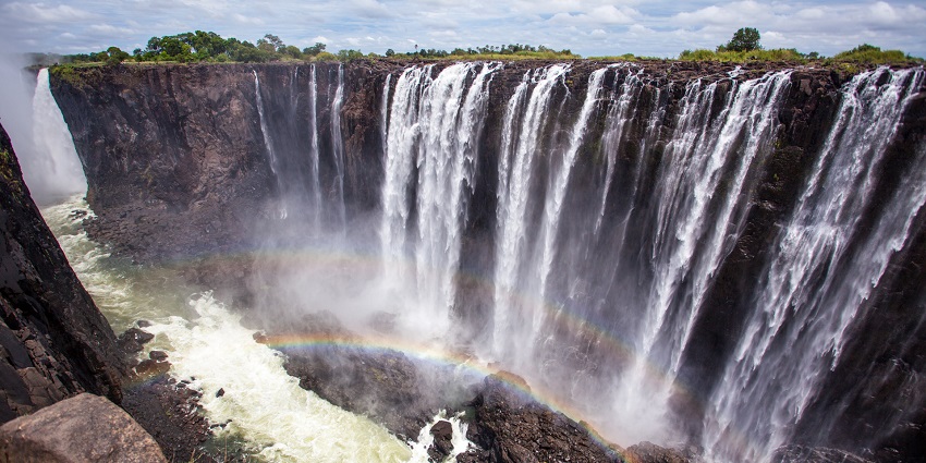 One of the world's largest and most beautiful waterfalls, known as "The Smoke That Thunders."