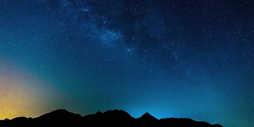 Viewing Jebel Jais Under the Stars is one of the things to do in Ras Al Khaimah at night