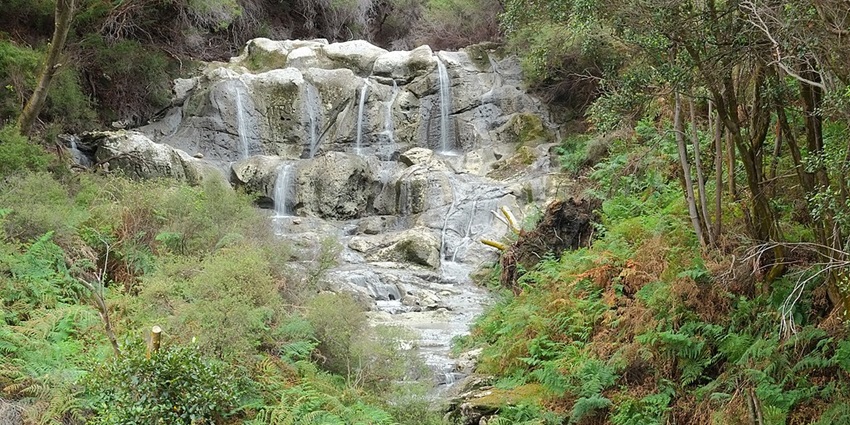 An image of Kakahi Falls in Hell's Gate, one of the things to see in Rotorua, New Zealand.