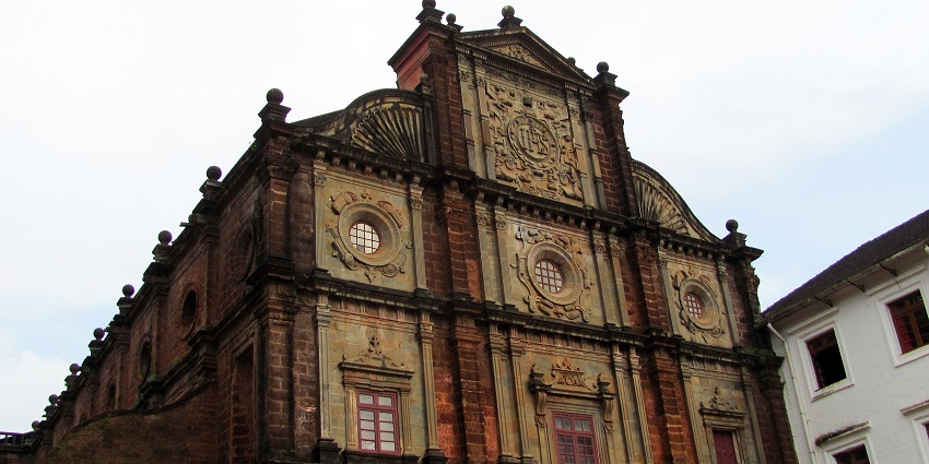 Scenic image of the Basilica Of Bom Jesus In Old Goa-things to do in Goa in June