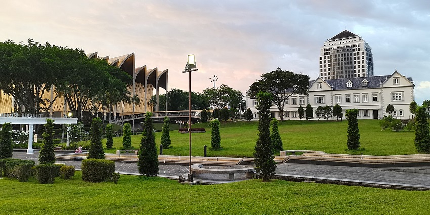Fun things to do in Kuching- Explore the Sarawak Museum Complex