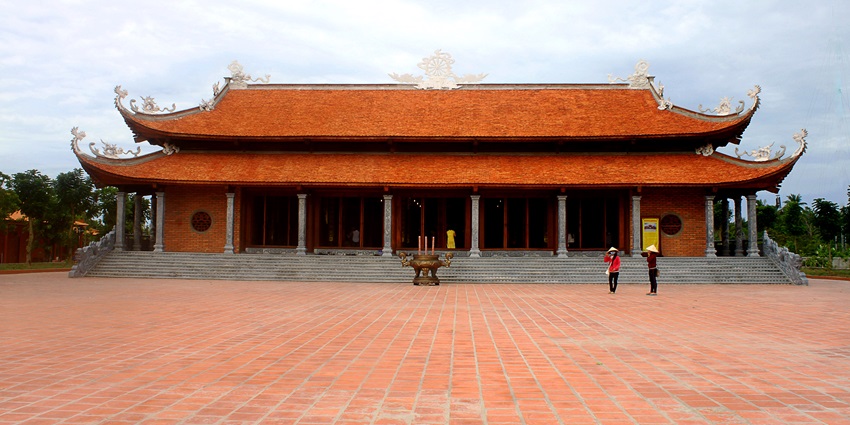 Image of Thiền viện Trúc Lâm, chanting here is one of the best things to do in Mekong Delta.