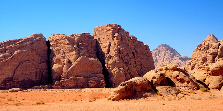 Explore Wadi Rum’s surreal desert by night, filled with stargazing and Bedouin culture.