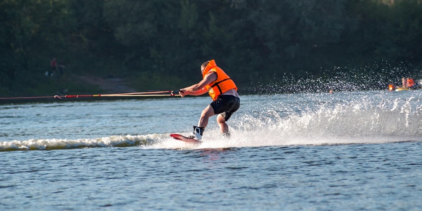 An image resembling wakeboarding in Benoa Bali, one of the best water sports in Benoa.