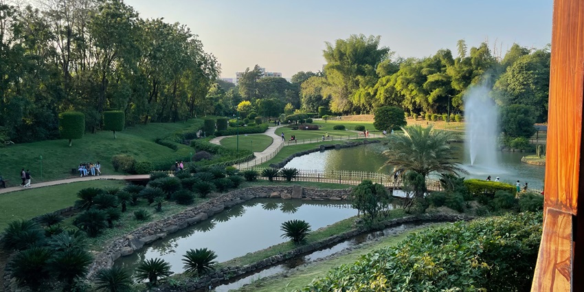 Rani Bagan is a place with lush greenery and the most blomming flower beds