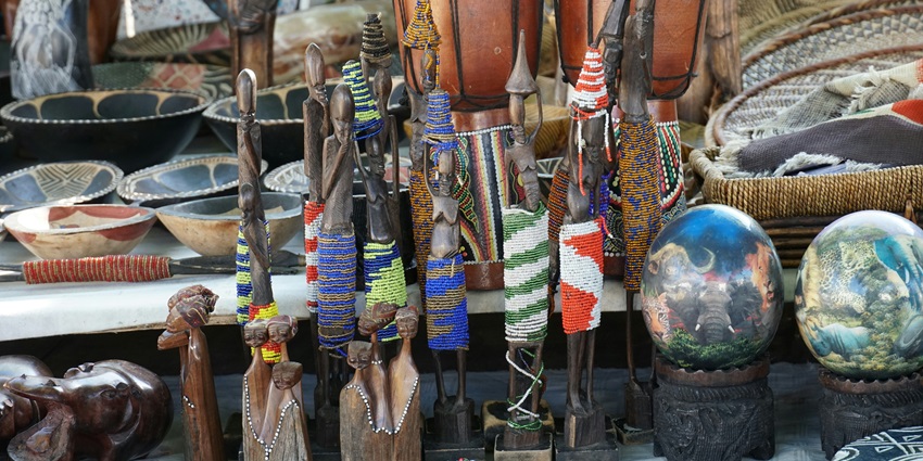 A picture of a handicraft market, exploring which is one of the best things to do in Paro