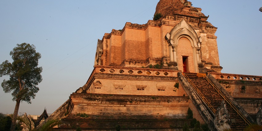 view of Wat Chedi Luang at dawn, highlighting the ancient Chedi structure in Chiang Mai.