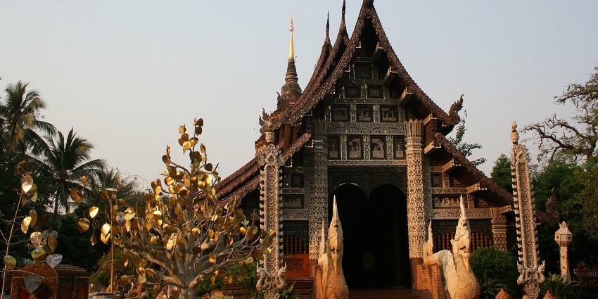 The Vihara of Wat Lok Molee in Chiang Mai, Thailand, highlighting its design.