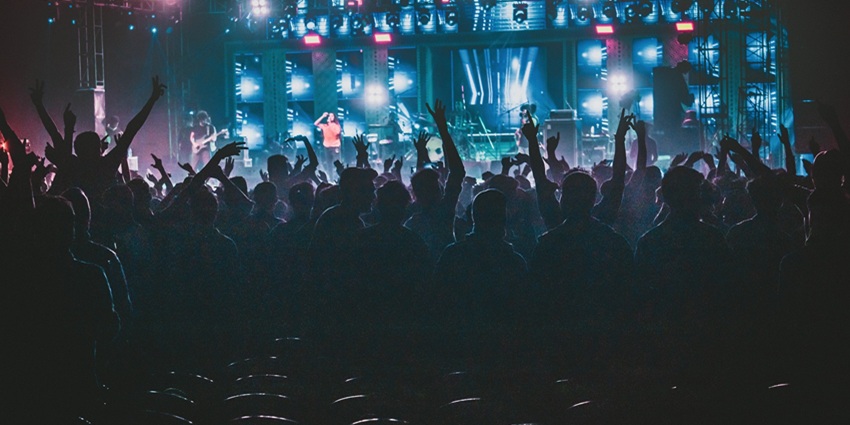 An image resembling the live shows in the theme park, one of the best things to do in Imagicaa theme park.