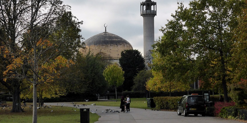 An image of West London Islamic Centre which has a welcoming community.
