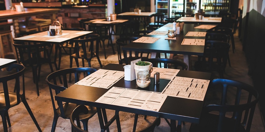 The local restaurants and eateries near the park offer a many local dishes and authentic seafood