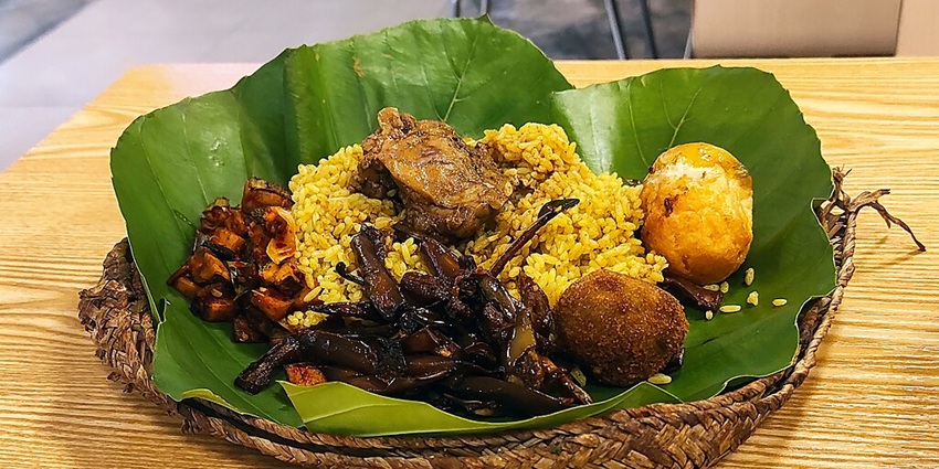 Don’t miss out on these top-notch spots near Ravana Cave for delicious local food.