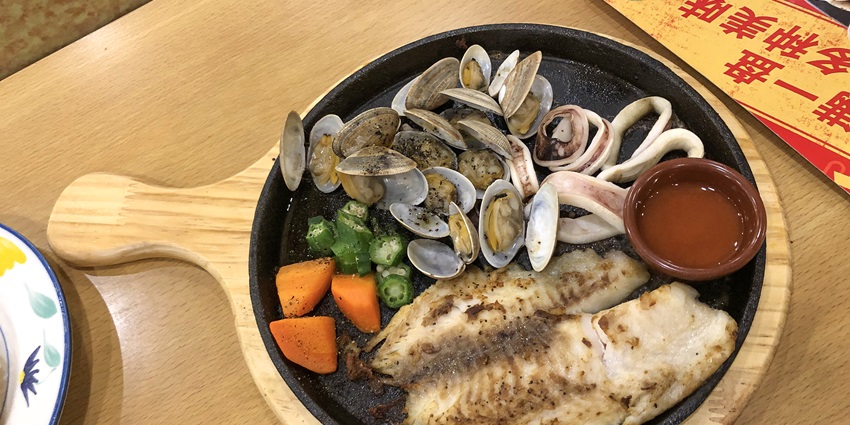 A delicious dish in the local dining options near Fort Frederick.