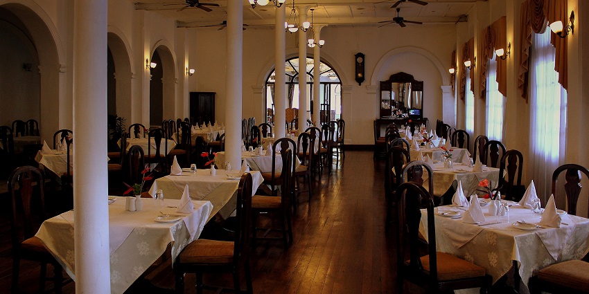 An amazing ambience at one of the restaurants near the temple of the tooth relic