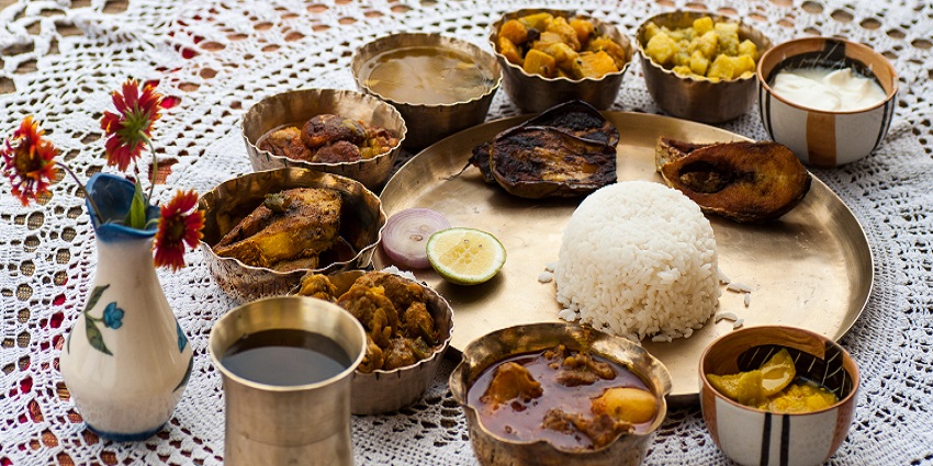 On your visit to the water park in West Bengal try the delicious Bengali cuisines.