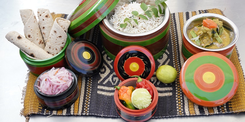 According to the Thulusdhoo Island travel guide, it offers diverse dining, from Maldivian seafood to international flavours.