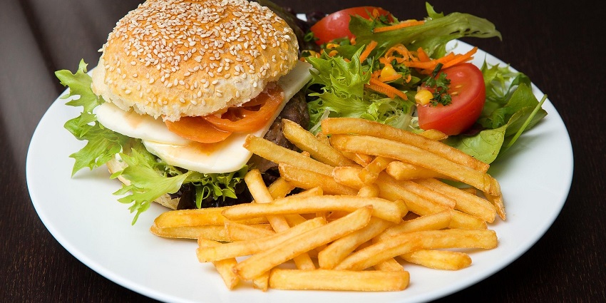 Image of a burger served at the restaurant near the Dharavi Nature park