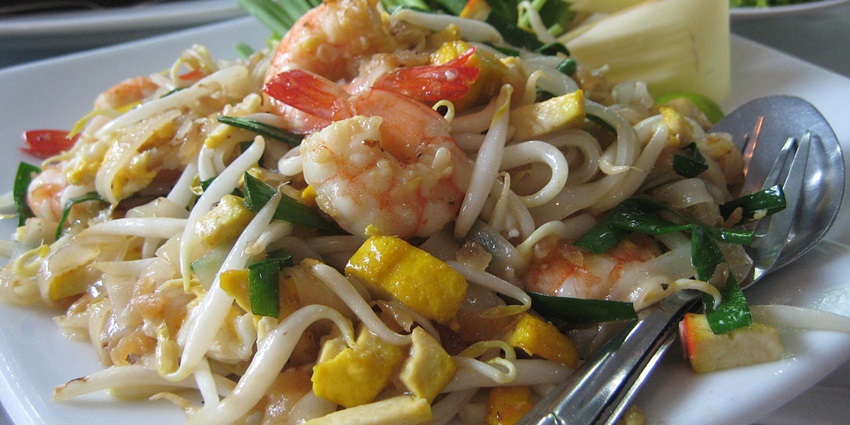 Koh Tao island offers Thai cuisine, fresh seafood, and eateries overlooking the sea.