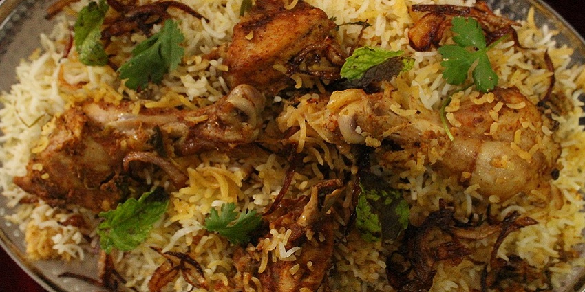 You can enjoy the delicious biryani at the nearest restaurant of Dubai Frame.