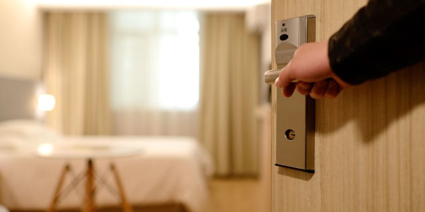 There are multiple hotels in cities of Mumbai, Pune, Nagpur and more for visitors to reside.