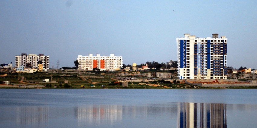 A hotel room view around the largest lakes in Bangalore, providing a serene stay.
