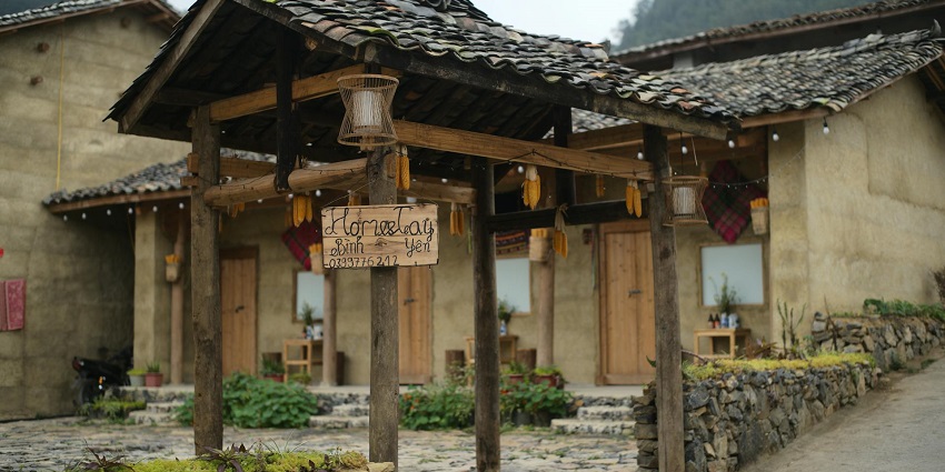 From hotels to resorts, there are many places near the only floating lake in the world.