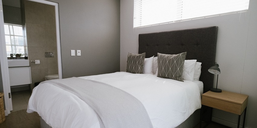 A stylish hotel similar to the ones near Hua Hin Night Market, offering comfortable rooms.
