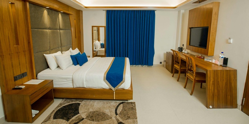 Accommodation options near Black Rock Waterfalls for all budgets, from budget to luxury.