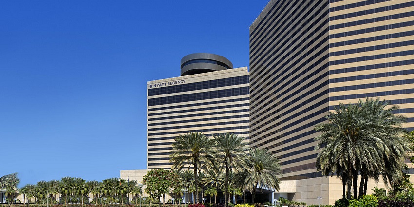 Hotels near the Dubai Frame offer stunning city views, luxury, comfort, and budget-friendly stays.